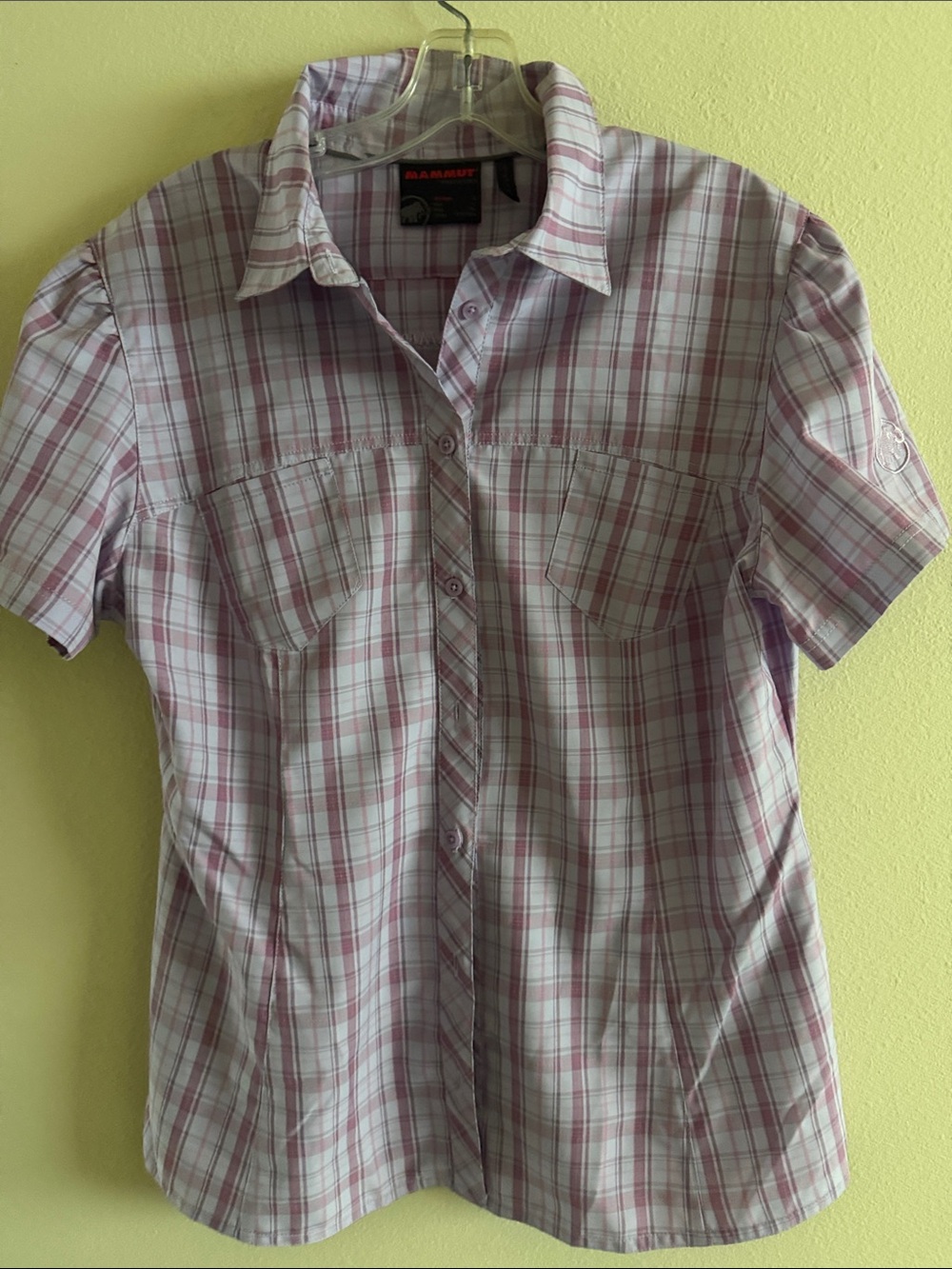 Mammut Pink & White Plaid Short-Sleeve Button-Down Shirt